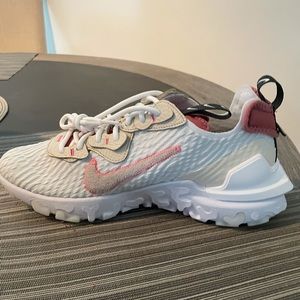Custom Size Women’s 8 Nike React